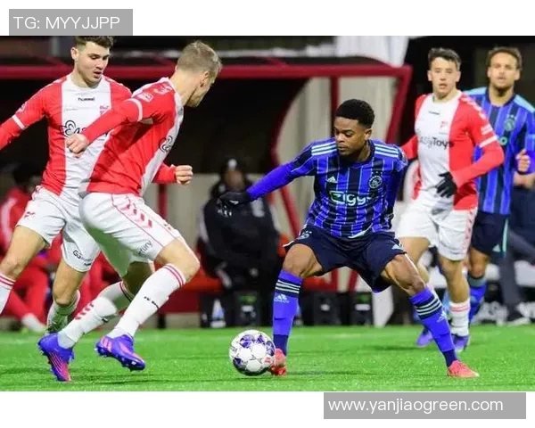 刺队迎战阿贾克斯全力争胜力争晋级的激烈对决