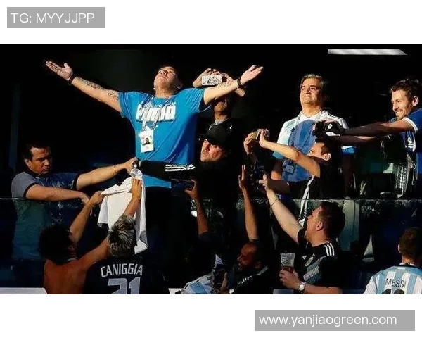 马拉多纳：神之手与足球传奇