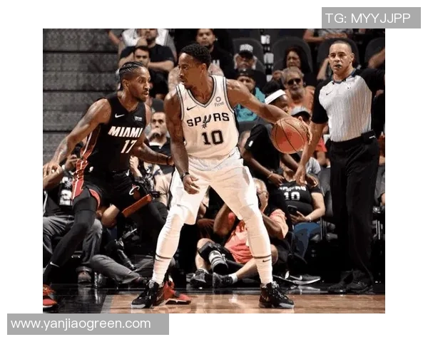 马刺球员德罗赞受伤,将缺席两周比赛备战 马刺球员德罗赞受伤,将缺席两周比赛备战